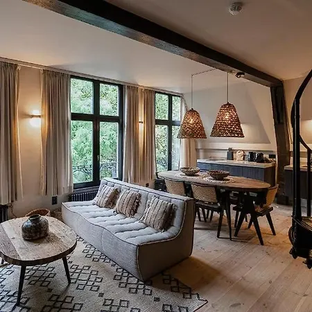 Homestay Luxury In Historic !