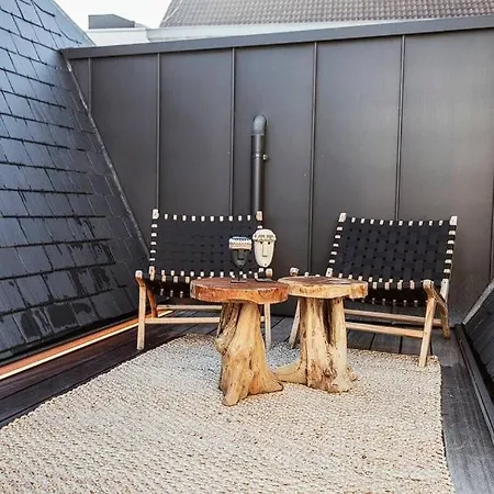 Luxury In Historic ! Homestay